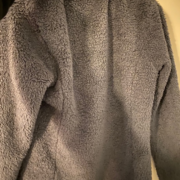 Women’s fuzzy patagonia - Picture 3 of 3